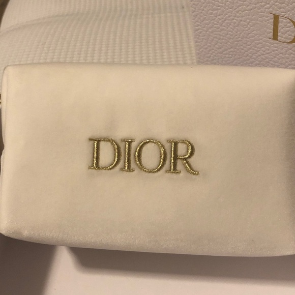 Dior Cream and Gold Cosmetic Pouch with Sauvage Samples - Picture 2 of 8